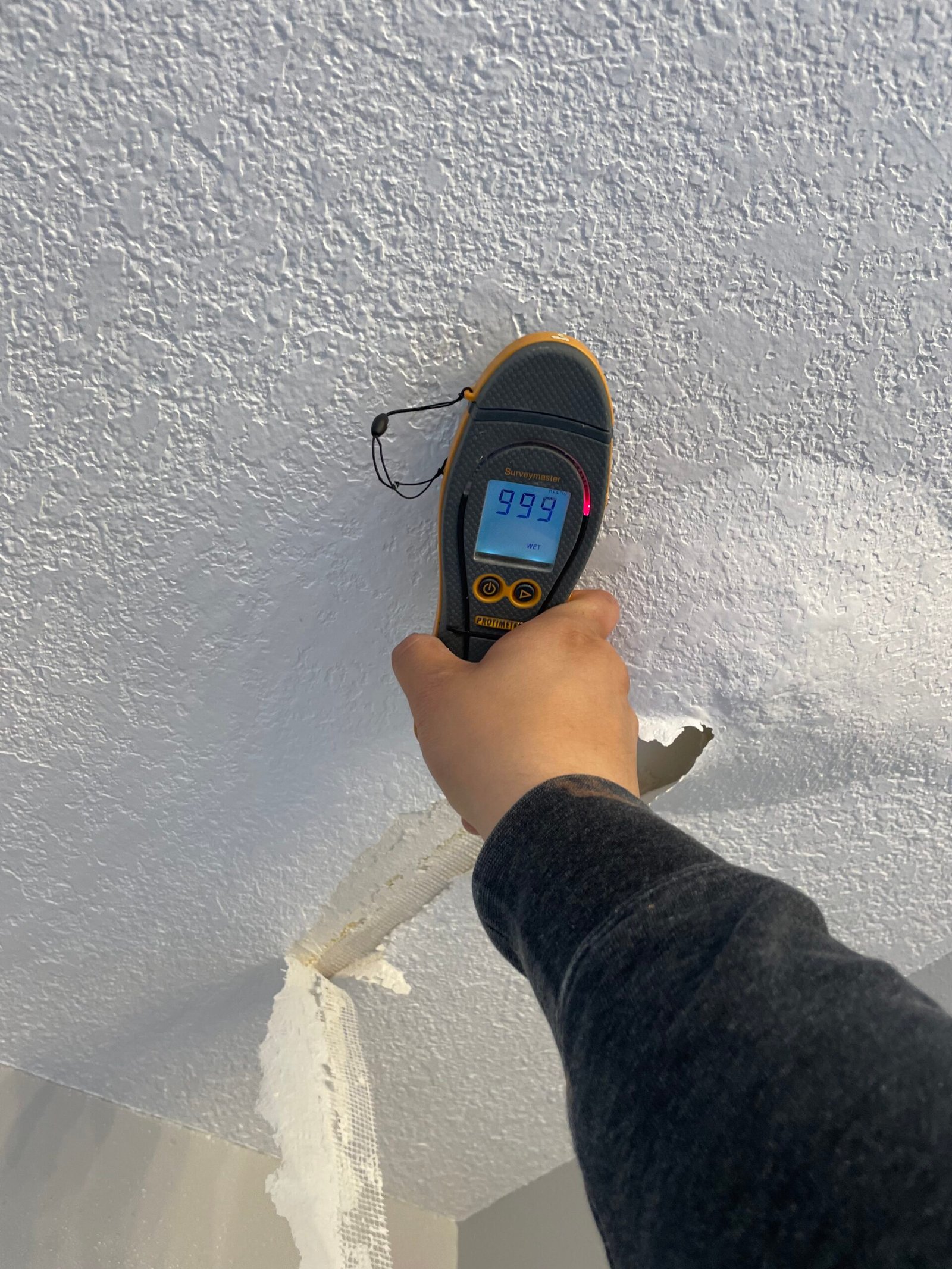MOISTURE DETECTION – BATHROOM LEAK